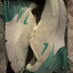 Nike Air Max 270 NWT - Summit White & Emerald Rise